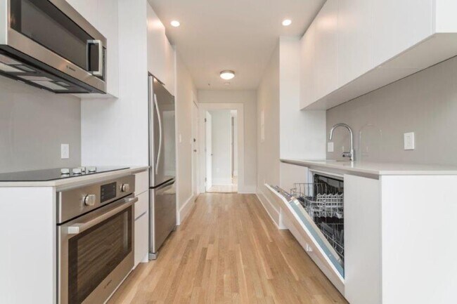 Photo - 3 bedroom in Boston MA 02135