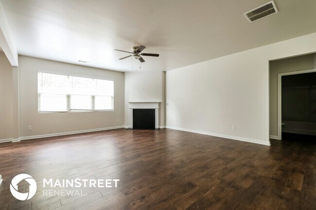 Photo - 207 Hollyhock Ln