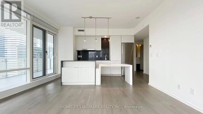 Photo - 1 Bloor St E Unité 2601