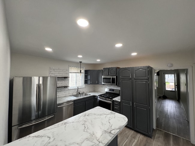 Photo - 23124 Grove St