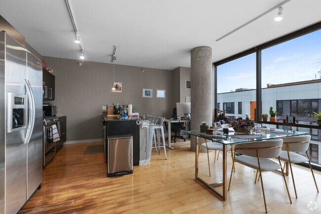 Building Photo - 860 W Blackhawk St Unit 908 Rental