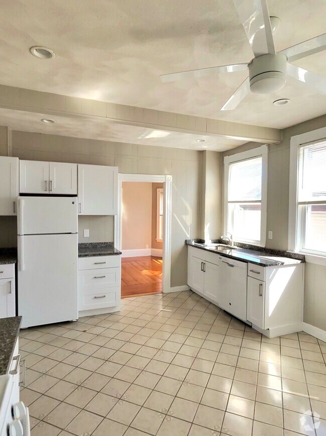 Building Photo - 32 Garland St Unit 2 Rental