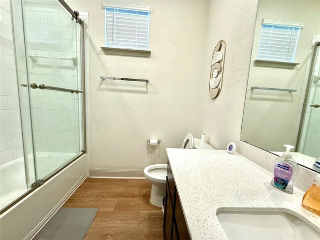 Photo - 17217 Bassano Ave