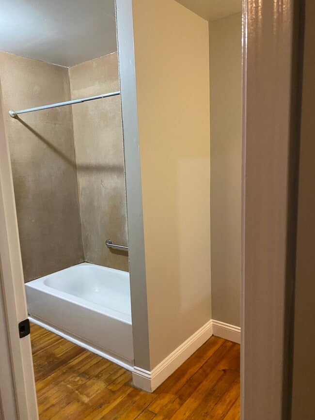 Photo - 5936-5938 Unit 5936A