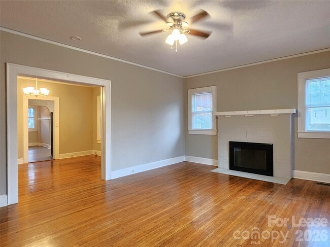 Photo - 337 N 9th St