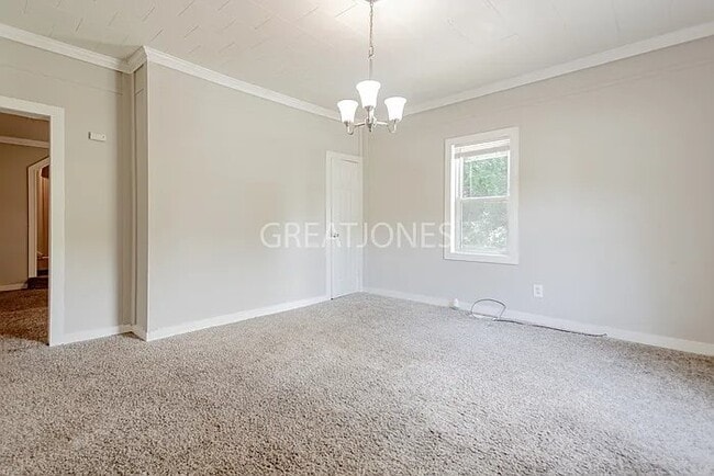 Photo - 1014 Grace St