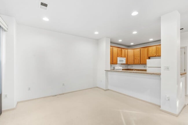 Photo - 108 Riverwalk Way