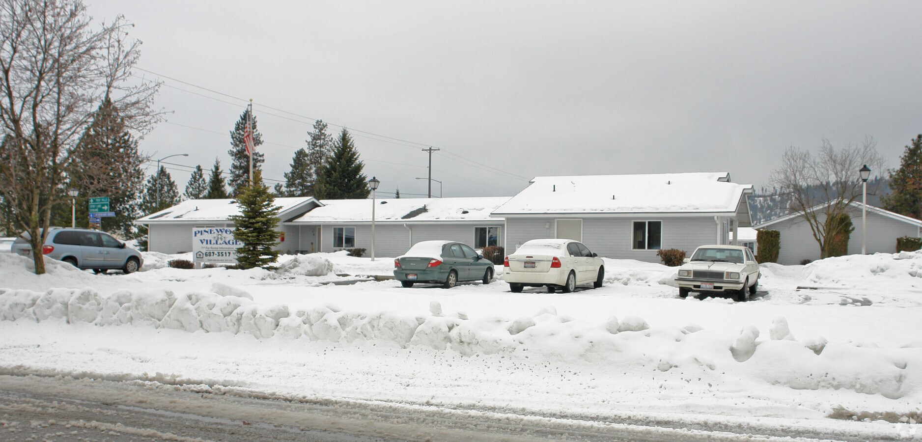 Pinewood Village - Pinewood Village Apartments