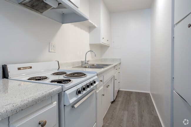 1BR, 1BA - 507SF