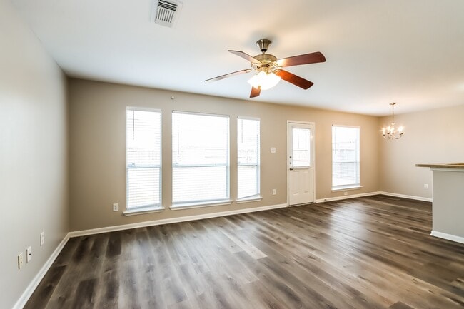 Photo - 1111 Richcrest Dr