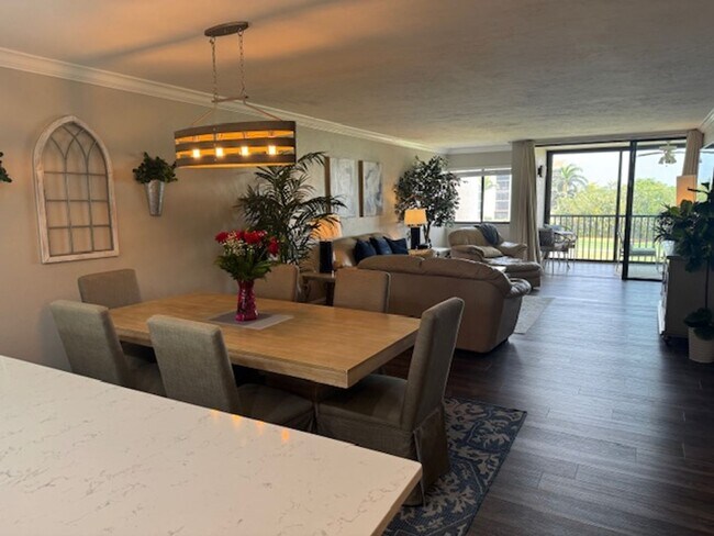 Flagship Village Condo in The Landings Yacht Golf & Tennis Club