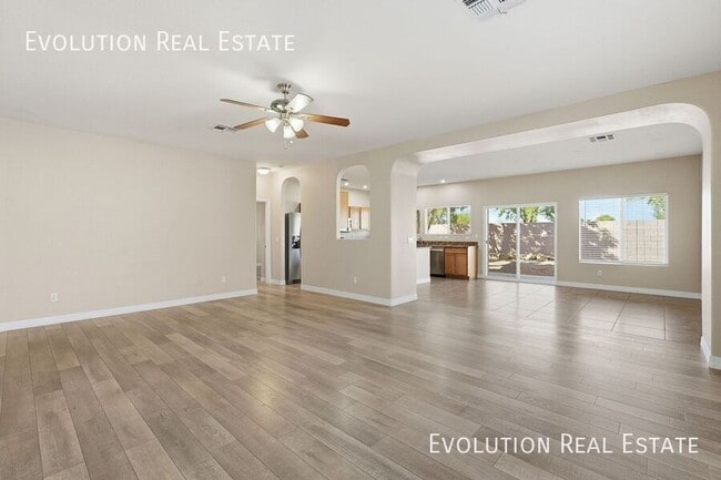 Photo - 3130 S 81st St