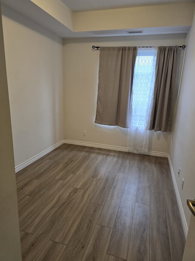 Photo - 716 Glen Forrest Blvd Unité 204