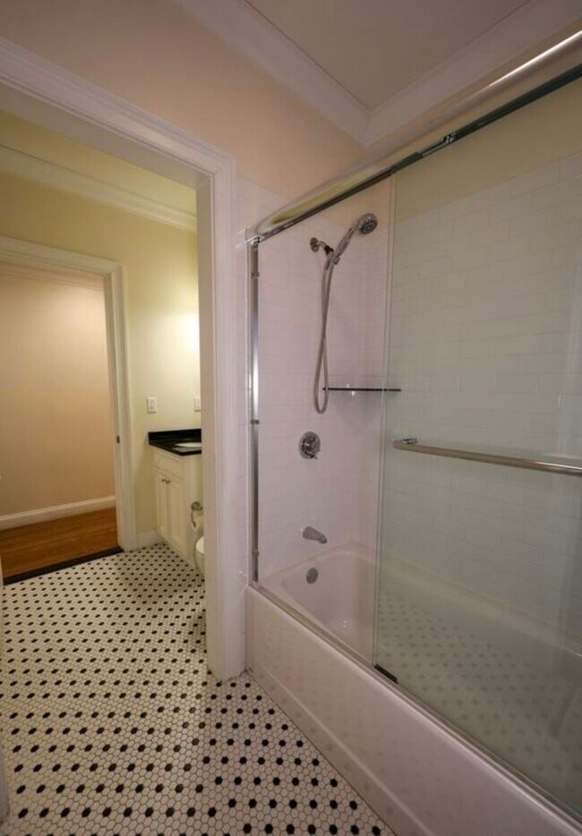 Photo - 1803 Beacon St Unit 3