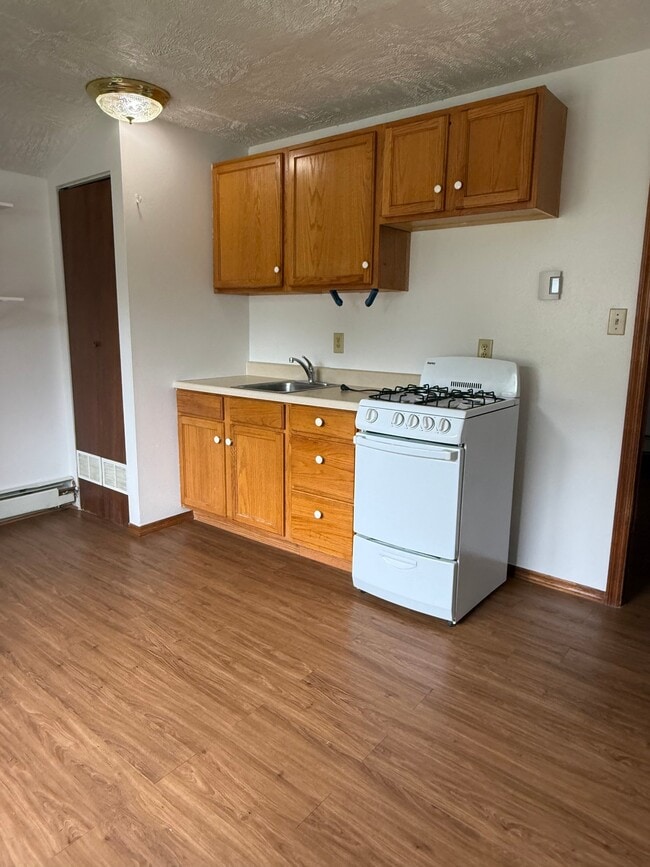 Photo - 1003 1/2 Cook Ave Unit 1003.5