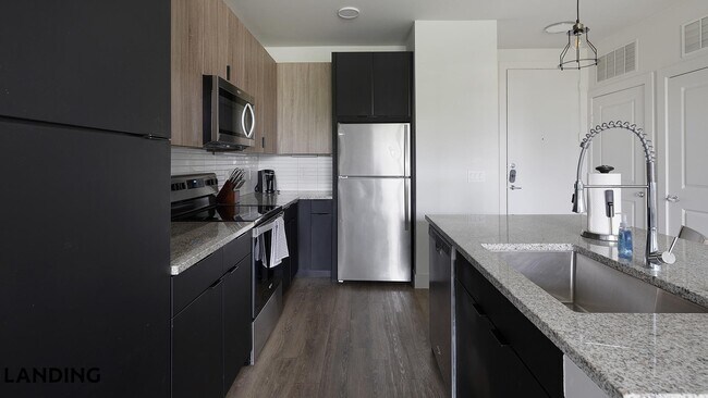 502 E College St Unit 413