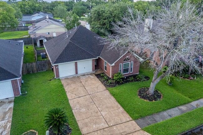 Building Photo - 3503 Riverside Dr