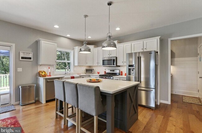 Photo - 118 Stone Arch Dr