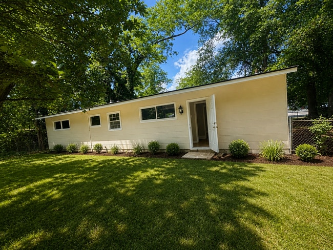 Building Photo - 4278 Vinson Ave