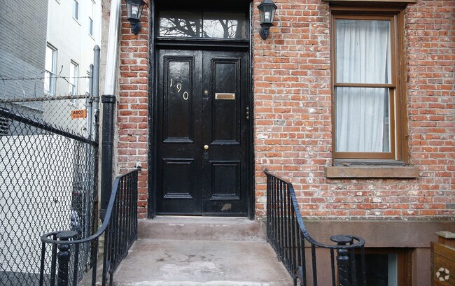 Photo - 190 Pacific St