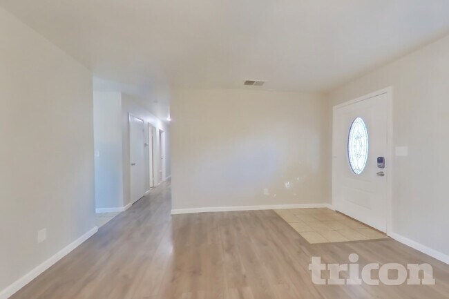 Photo - 2308 Clinton Ct