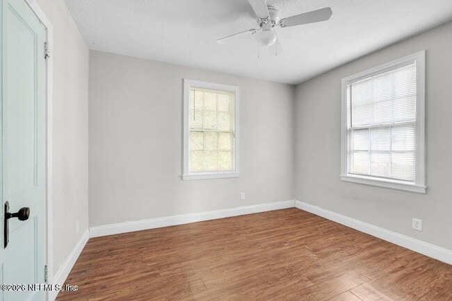 Photo - 2981 Ernest St