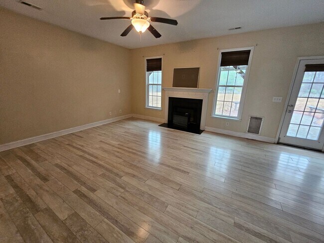 Photo - Spacious 3 Bedroom Home In Maysville