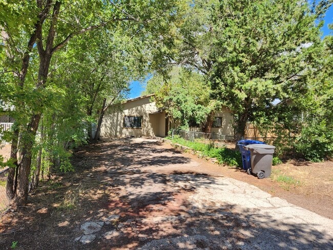AVAILABLE SOON! 3-Bed 2-Bath Home in Sunny... - AVAILABLE SOON! 3-Bed 2-Bath Home in Sunny...