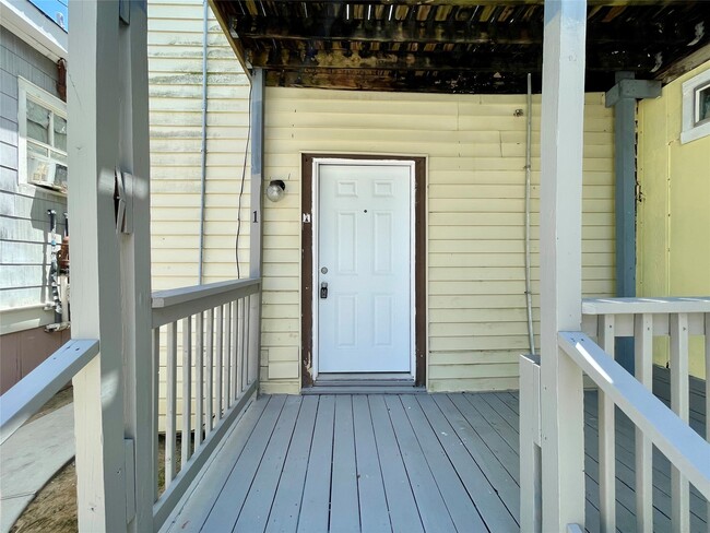 Building Photo - 1814 Ave M 1/2 Unit 1 Rental