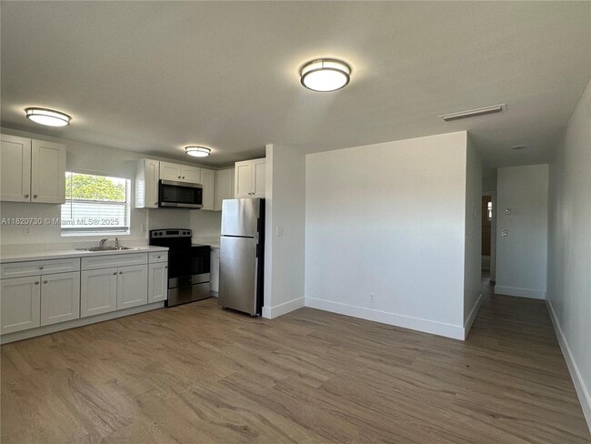 Photo - 5841 SW 36th Ct Apartment Unit 201