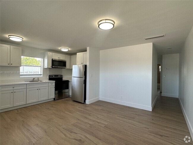 Building Photo - 5841 SW 36th Ct Unit 201 Rental