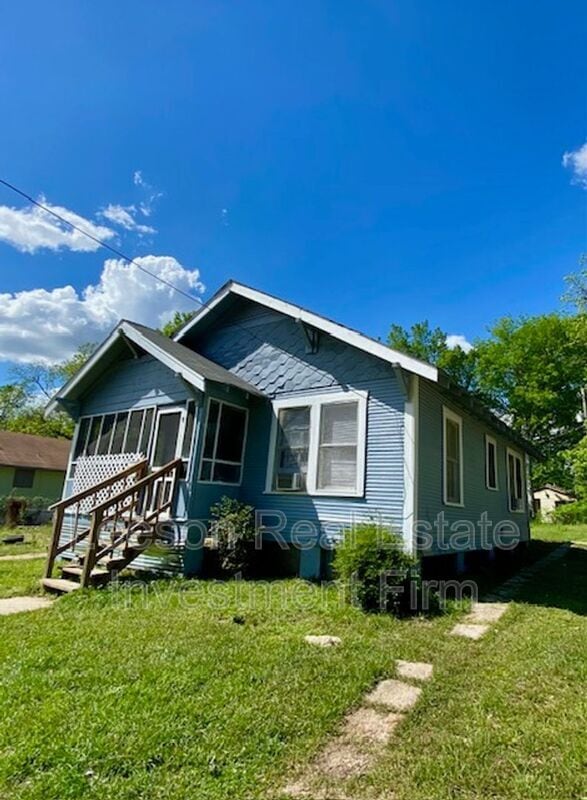 Photo - 3240 Jackson St