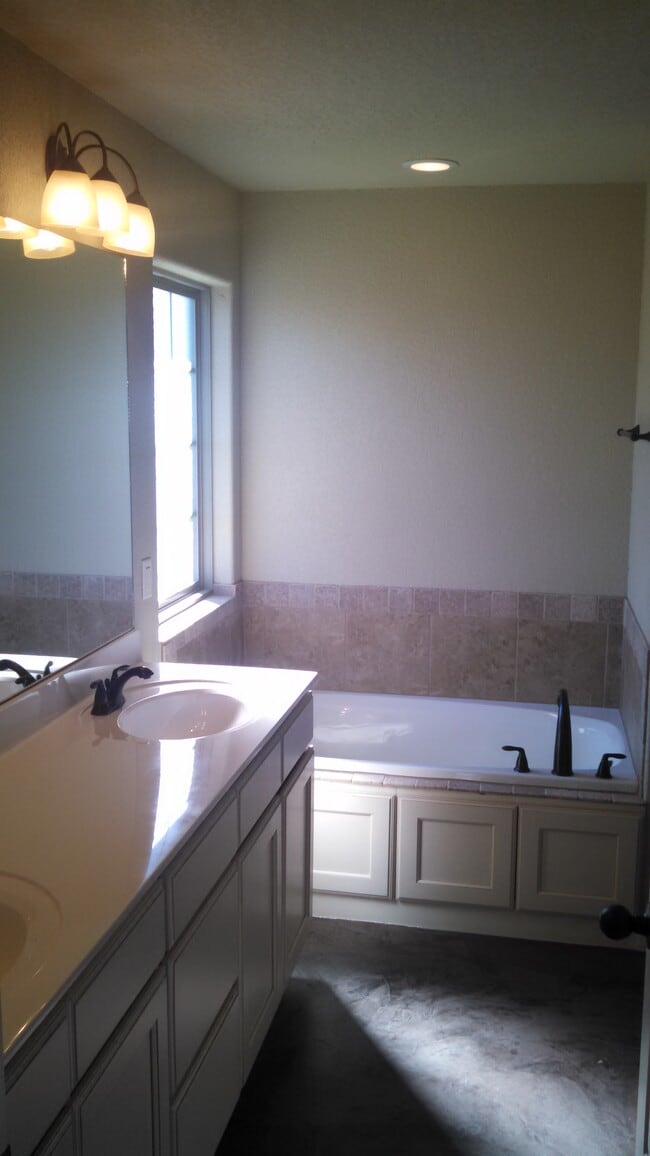 Photo - 451 Ravenna Dr