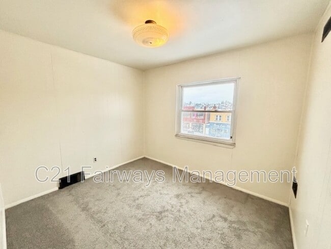 Photo - 703 Brookline Blvd