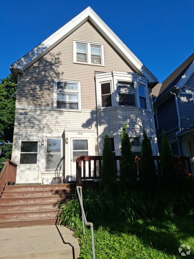Building Photo - 2819 N Cramer St Unit Lower Rental