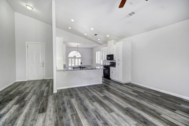 Photo - 953 Portside Cir
