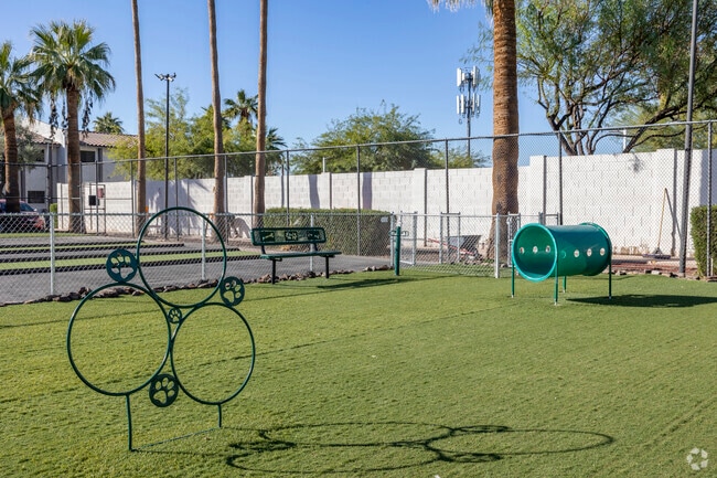 Dog Park - Prados Apartments at Arcadia