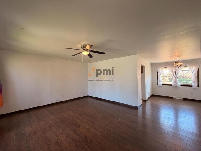 Photo - 9537 Arthur St