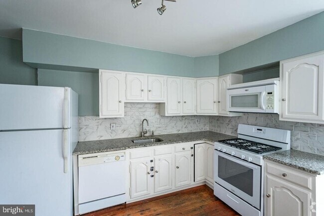 Building Photo - 2222 St Albans St Rental