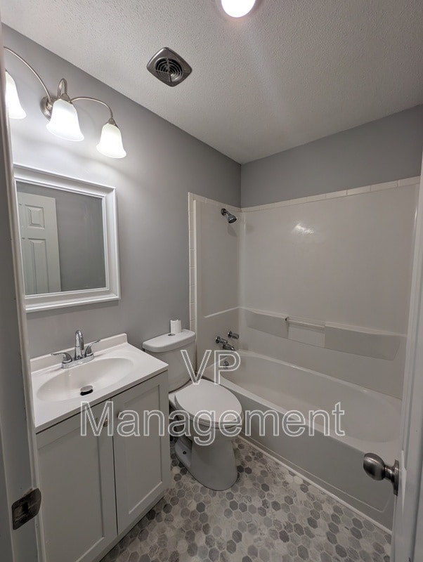Photo - 4547 N Main St