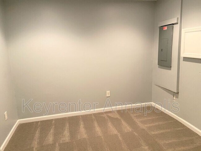 Photo - 7890 Ivy Terrace