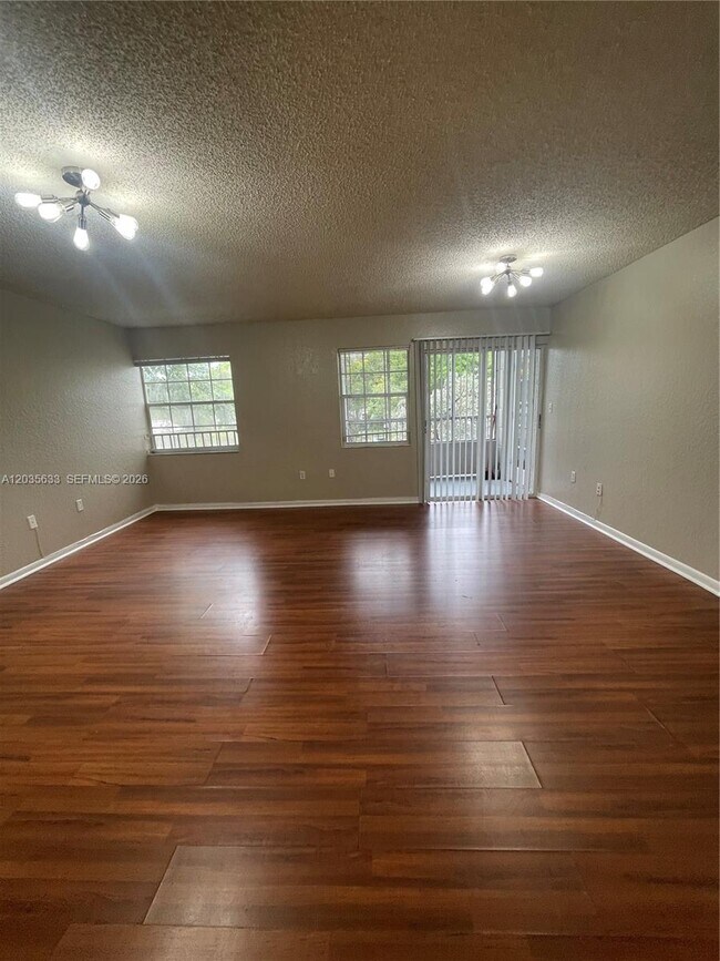 Photo - 2811 N Oakland Forest Dr Unit 206