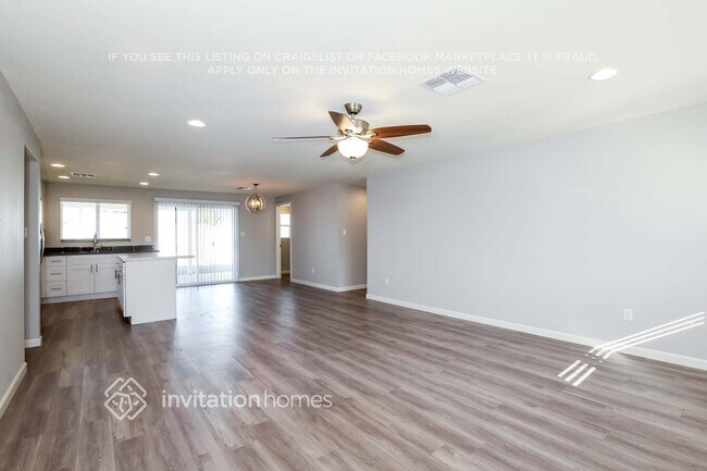 3922 E Emile Zola Ave