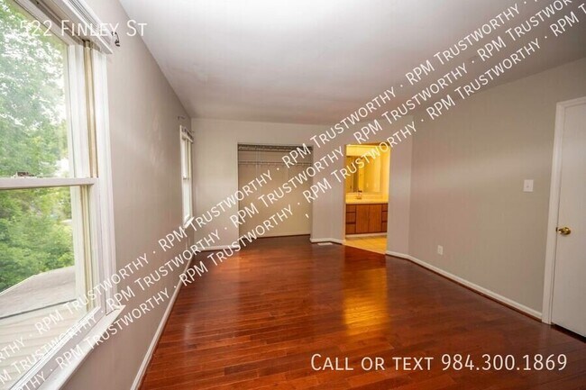 Photo - 522 Finley St