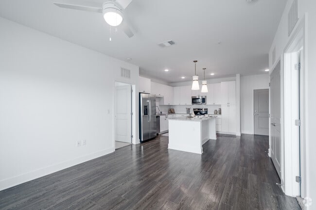 2BR, 2BA - 1,079SF B3 The Fleur de Lys 7785-319