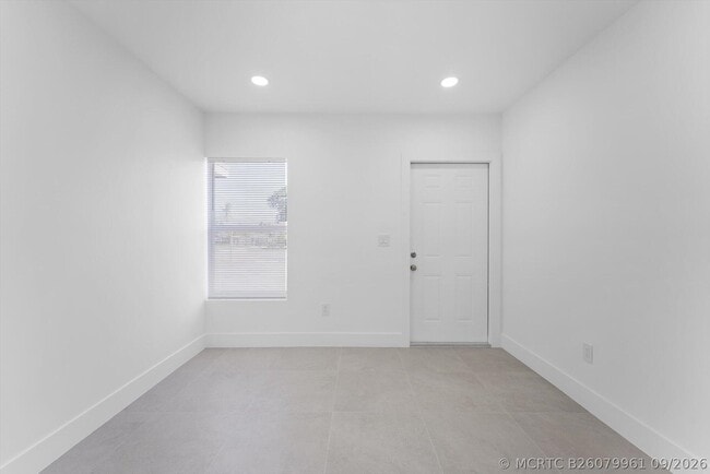 829 Bayberry Dr