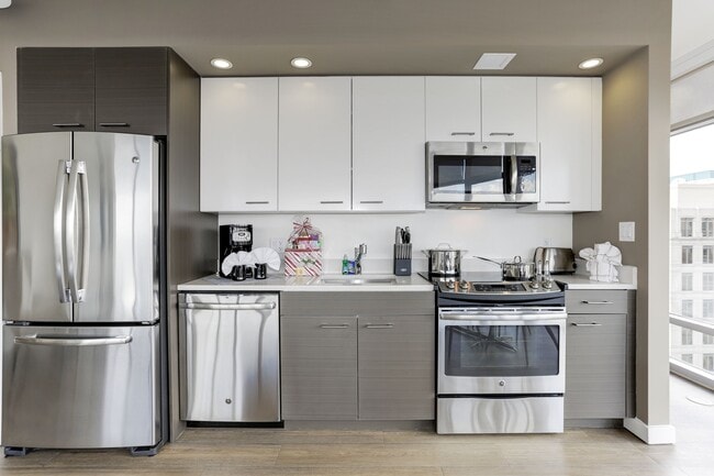 Building Photo - The View Ballston