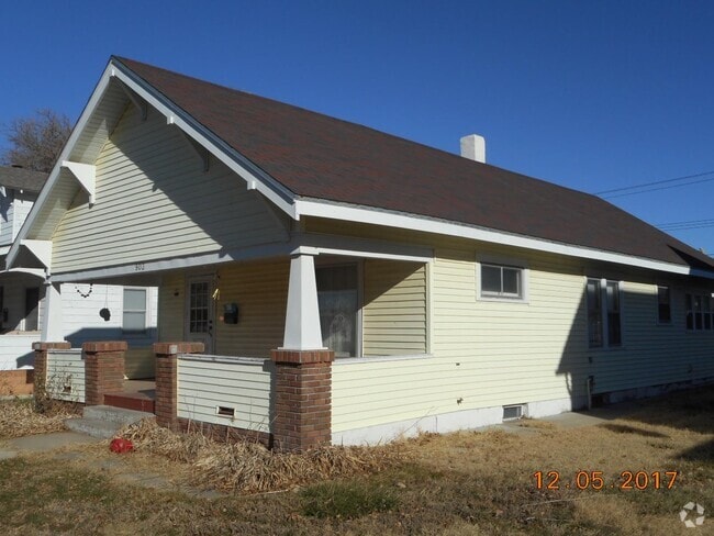 Building Photo - 903 W 1st St Rental