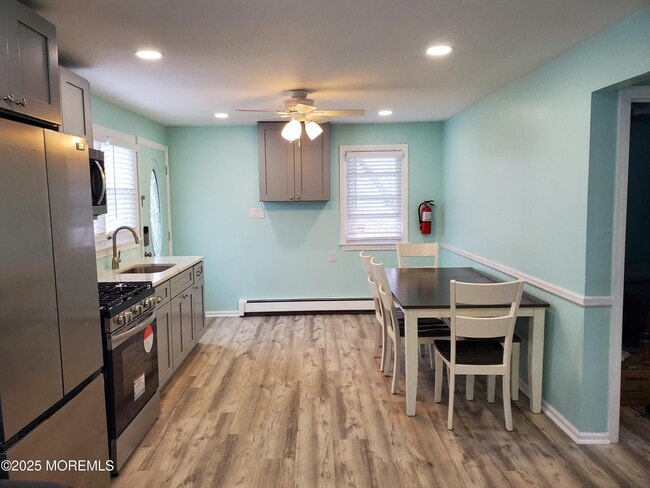 Photo - 115 Dupont Ave