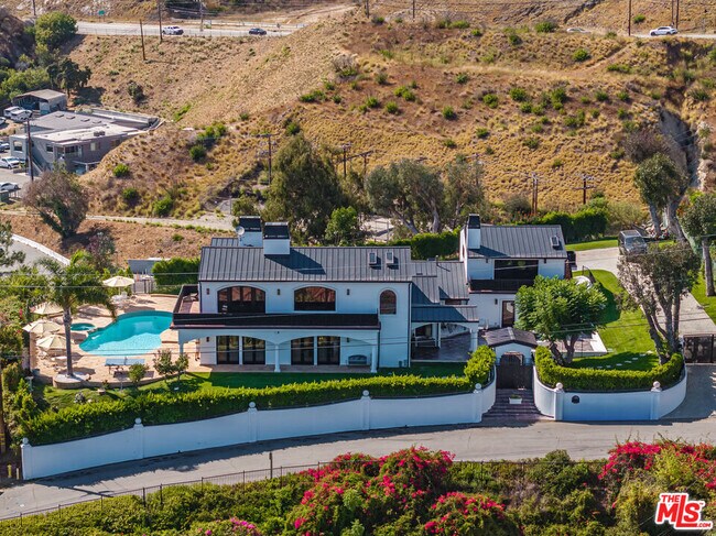 3453 Coast View Dr